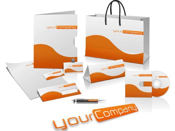Umschläge mit weiß-orangem Logo